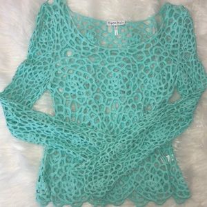 Scalloped Lace Long Sleeve